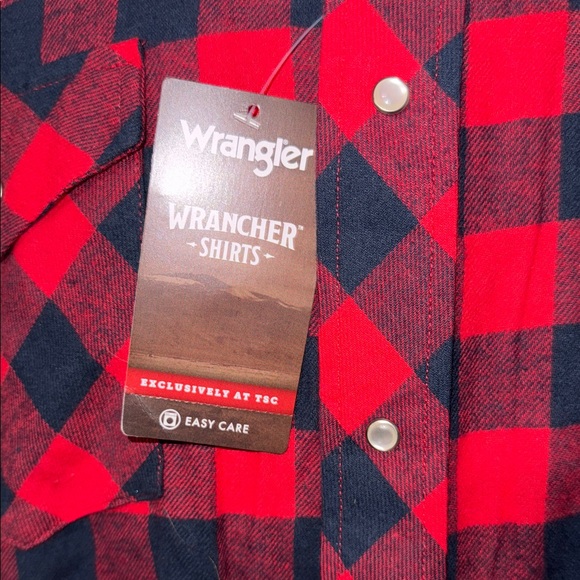 Wrangler Men's Red and Black Checkered Shirt - Picture 3 of 5